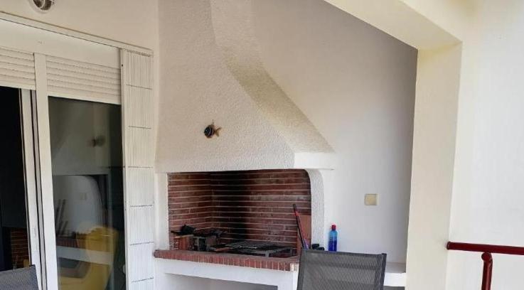 Beach N Fun Bbq Fireplace Saronida Екстериор снимка